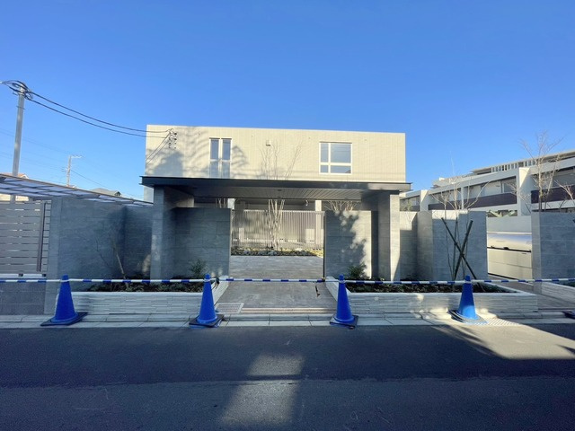 ＢＯＲＩＫＩおおの台西棟のエントランス