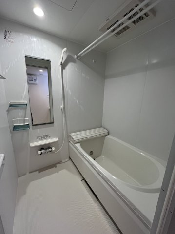 ＢＯＲＩＫＩおおの台西棟の浴室