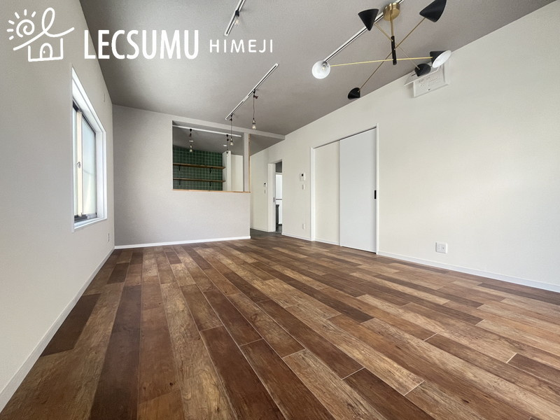 姫路市大津区天神町2丁目/中古戸建の居間・リビング