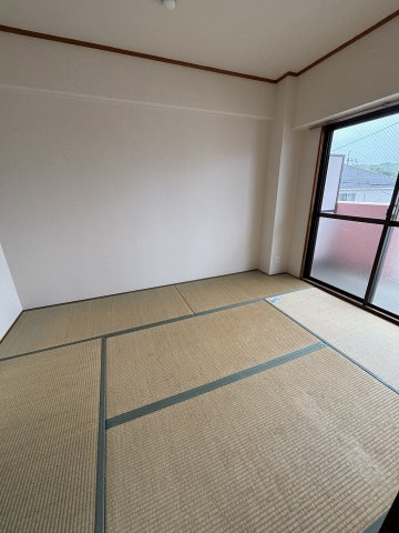 ヴィラージュ私市の和室