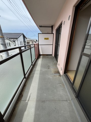 ヴィラージュ私市のバルコニー