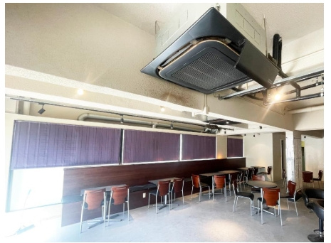 アルファユニットの内装