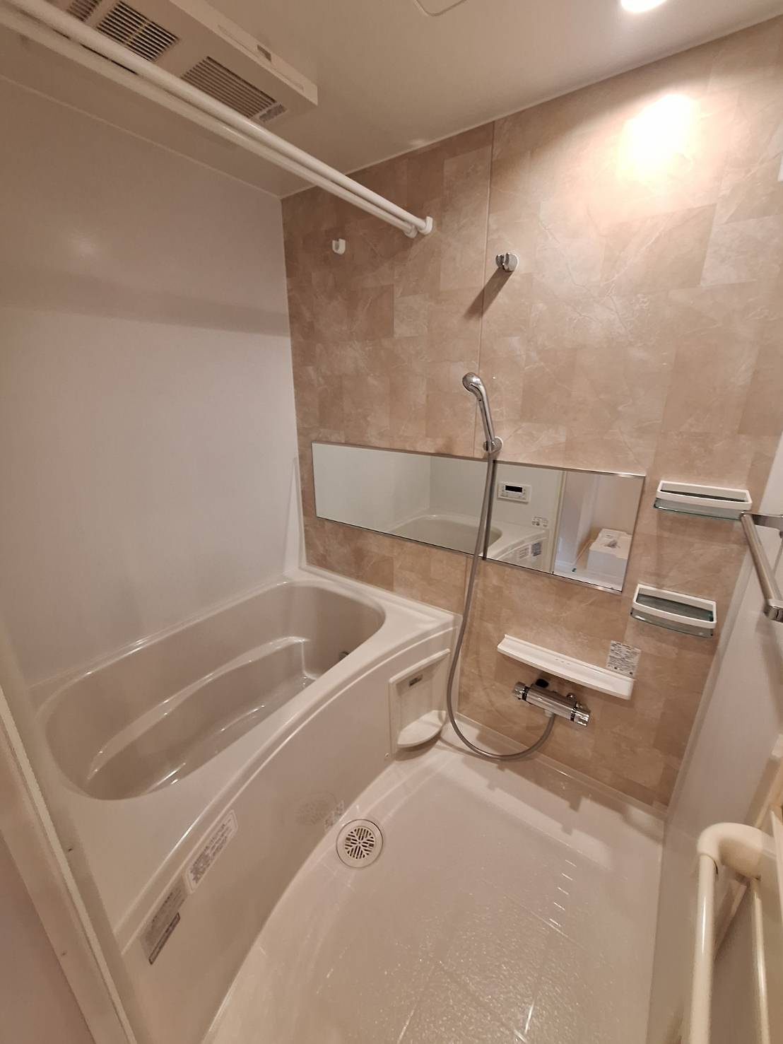 キャリアライズ湘南の浴室