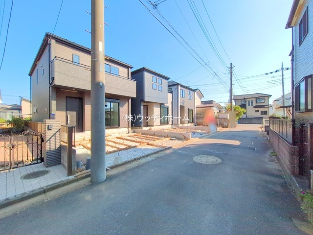 春日部市米島6期　新築一戸建て　1号棟の前面道路含む現地写真