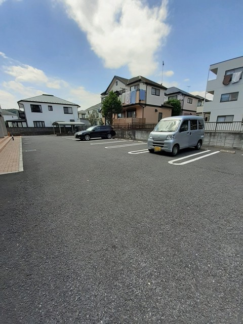 シャンラフレシールの駐車場