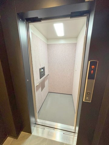 キャリアライズ湘南の玄関