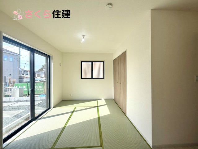 いろどりアイタウン小山市粟宮22-P1　１６号棟の和室|扱いやすくデザイン性の高い畳の和室はお昼寝スペースや、お孫さんが泊まりに来たら客間にもなります。