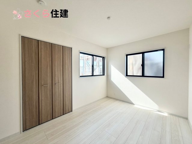 いろどりアイタウン小山市粟宮22-P1　１６号棟の洋室|広々とした洋室です♪お子様の成長に伴って増えていく荷物にも対応できます！
