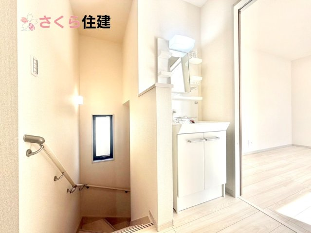 いろどりアイタウン小山市粟宮22-P1　１６号棟の洗面所|洗面所は各階完備！