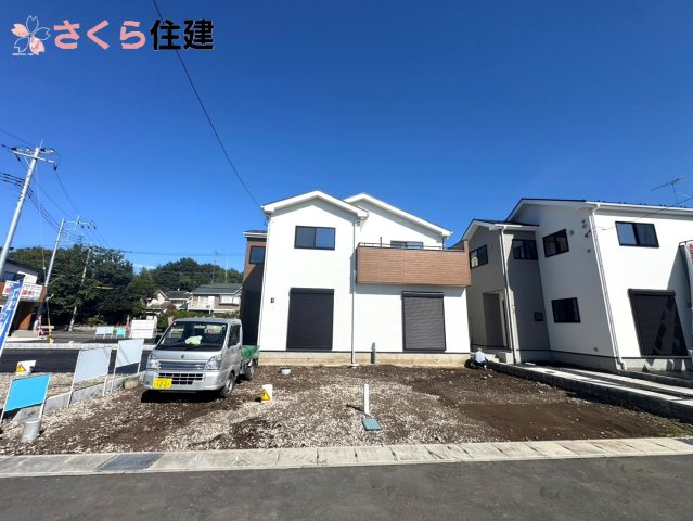 いろどりアイタウン小山市粟宮22-P1　１６号棟の駐車場|カースペース２～３台可能です。