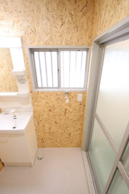 【設備】 | 山手町戸建 | 室内洗濯機置き場