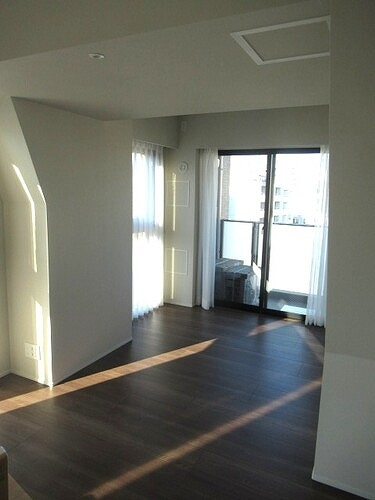 オープンレジデンシア銀座築地の居間・リビング|リビングダイニング　※2018年9月撮影