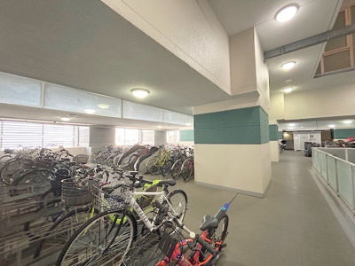 【駐輪場】 | ロイヤルメドゥ香里園タワー