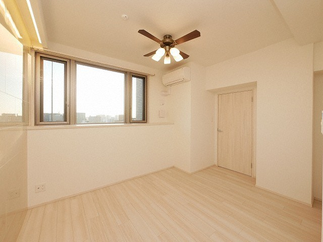 プレジオ難波ASIANの居間・リビング