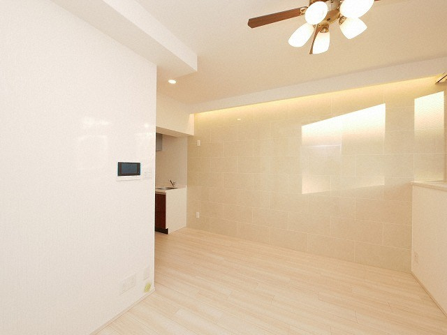 プレジオ難波ASIANの居間・リビング