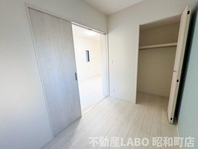 ハーモニーテラス巽西の洋室