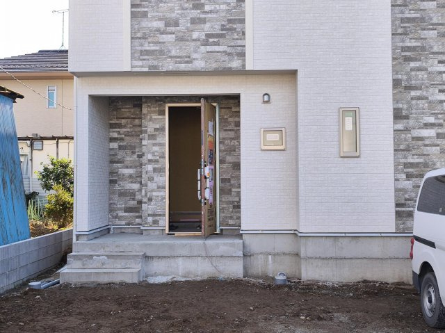 Blooming　Garden　深谷市東方町４丁目の玄関