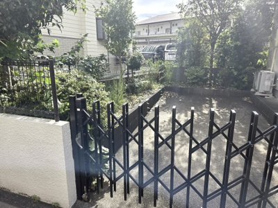 【外観】 | 若葉町戸建 | 駐車スペースです。(大型車不可)