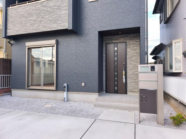 Blooming　Garden　深谷市上柴町西5丁目の玄関