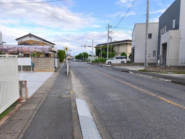 Blooming　Garden　深谷市上柴町西5丁目の前面道路含む現地写真