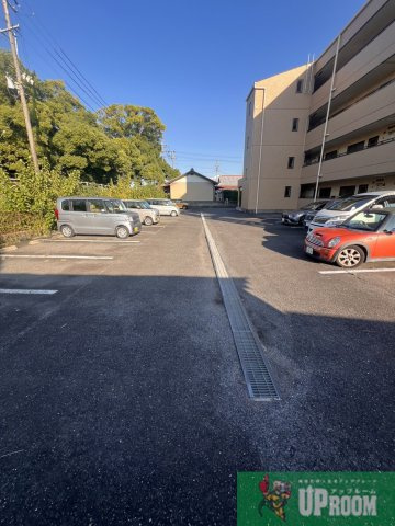 リバティフォレストIIの駐車場