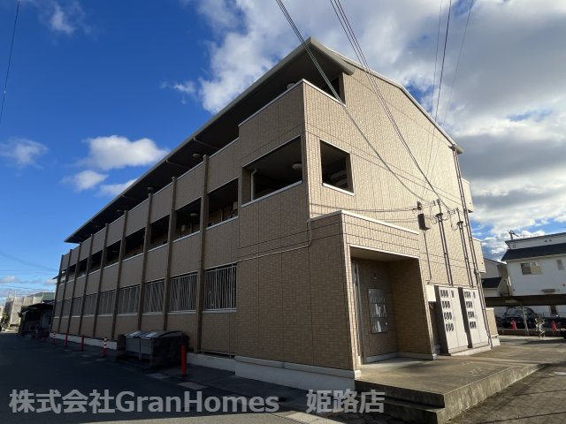 姫路市町坪のハイツの外観
