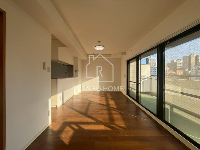 日宝サンフラッツ東平の居間・リビング|同マンション別部屋：参考写真