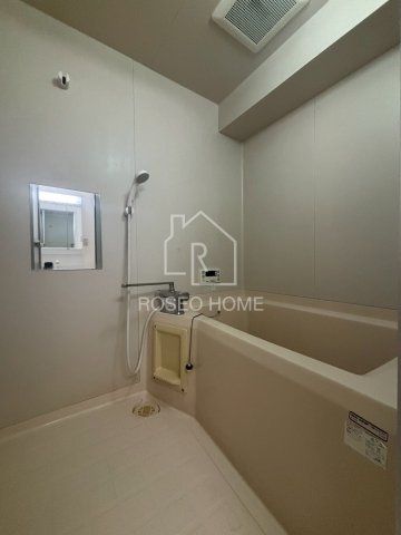 日宝サンフラッツ東平の浴室|同マンション別部屋：参考写真