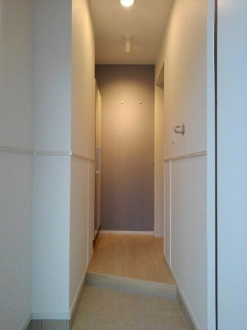 スカイガーデンＡの玄関