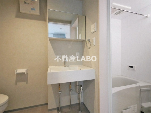 CRASTINE小路東Aの洗面所