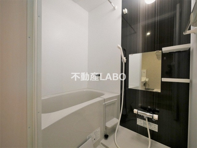 CRASTINE小路東Aの浴室