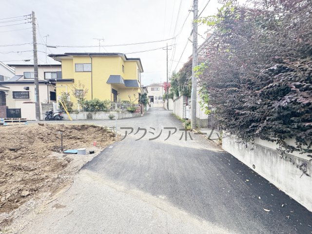 所沢市小手指南1丁目・全2棟　新築一戸建　2号棟の前面道路含む現地写真|現地写真（2025年11月6日撮影）
