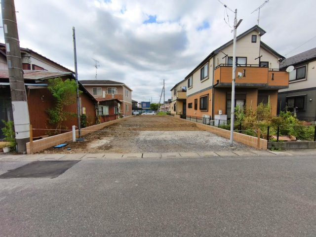 Blooming　Garden　行田市桜町１丁目（平屋戸建）の前面道路含む現地写真