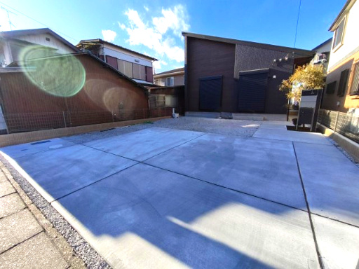 Blooming　Garden　行田市桜町１丁目（平屋戸建）の前面道路含む現地写真