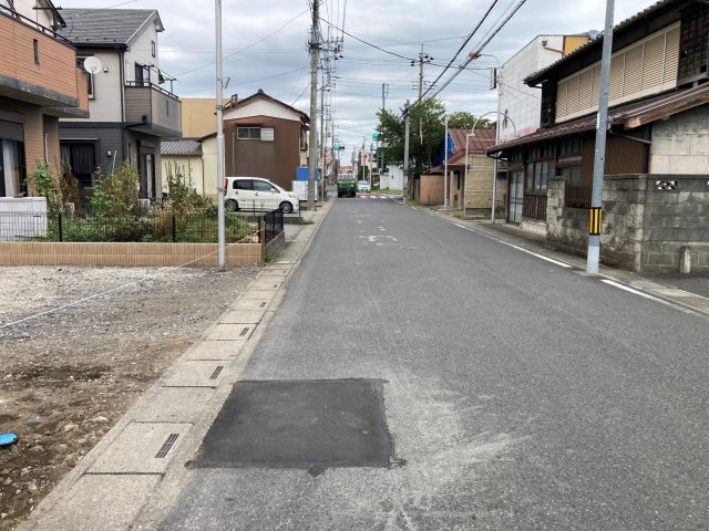 Blooming　Garden　行田市桜町１丁目（平屋戸建）の前面道路含む現地写真