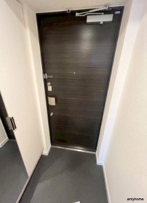 プレサンスOSAKA三国ネオスの玄関