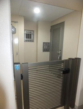 ワコーレ須磨永楽町の玄関