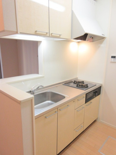 カサ・デ・オリーバＲのキッチン|★キッチンスペースは小窓つき★