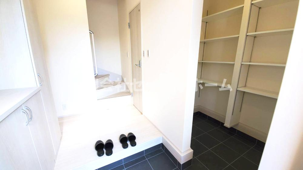 　深谷市田所町第2（駅徒歩9分）2号棟の玄関