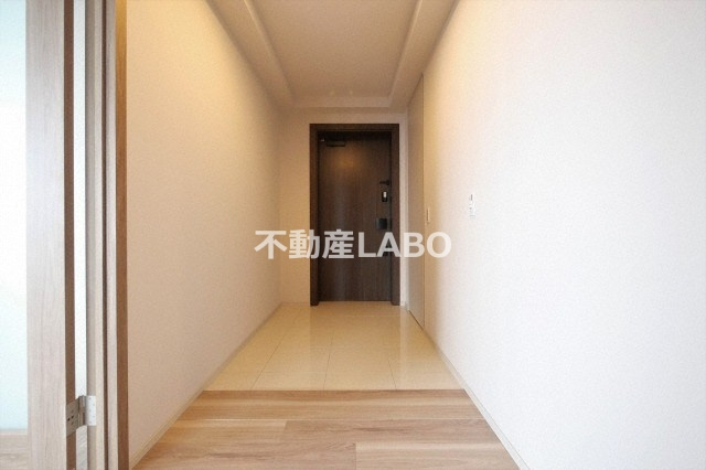 グランドメゾン大阪上本町の玄関