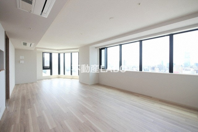 グランドメゾン大阪上本町の居間・リビング