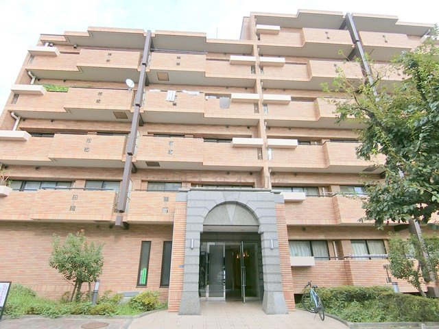 セリゼ雪が谷の外観|1993年11月築　RC鉄筋コンクリート造地上6階建て総戸数54戸
東京都大田区雪谷大塚町　東急池上線雪が谷大塚駅近最寄り徒歩3分