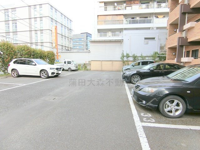 セリゼ雪が谷の駐車場|敷地内平置き駐車場　空き状況等詳細はお問合せ下さい。
