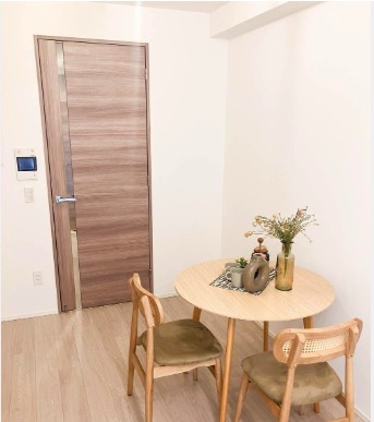 【居間・リビング】 | ★仲介手数料無料★PIAS CHIYODA AWAJICHO（淡路町駅徒歩1分　都心生活の快適性と上質さがあるレジデンス）