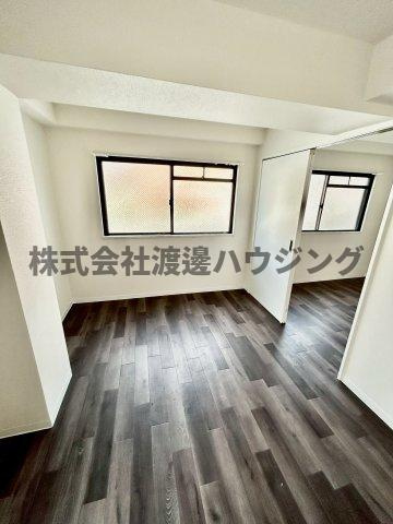 岡本ハイツの居間・リビング