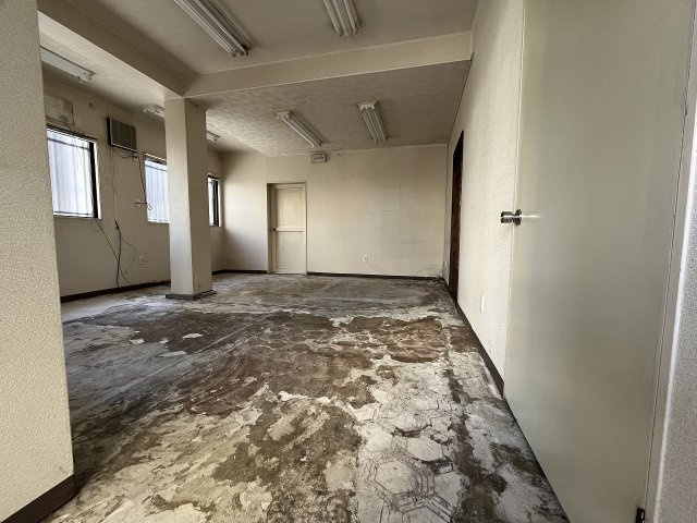 大阪市東淀川区淡路５丁目の店舗事務所の内装