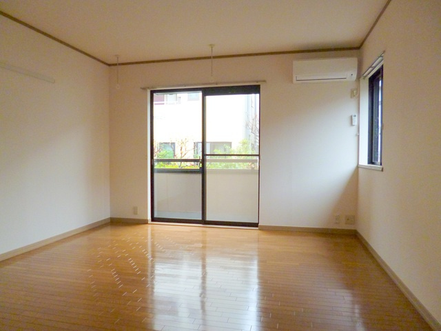 アネックスウサミの居間・リビング|★２面採光の明るいお部屋です★