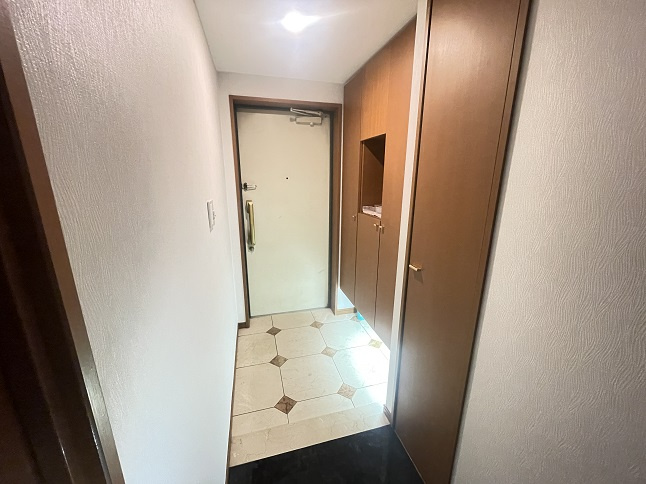 台東区上野７丁目の賃貸マンションの玄関