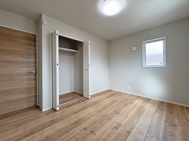 富谷市鷹乃杜３丁目の洋室