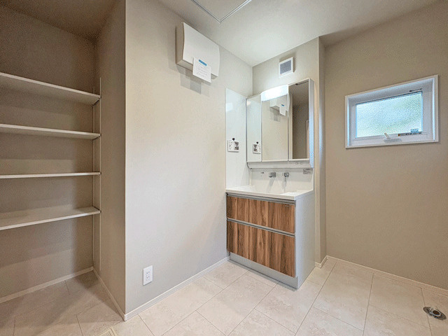 富谷市鷹乃杜３丁目の独立洗面台